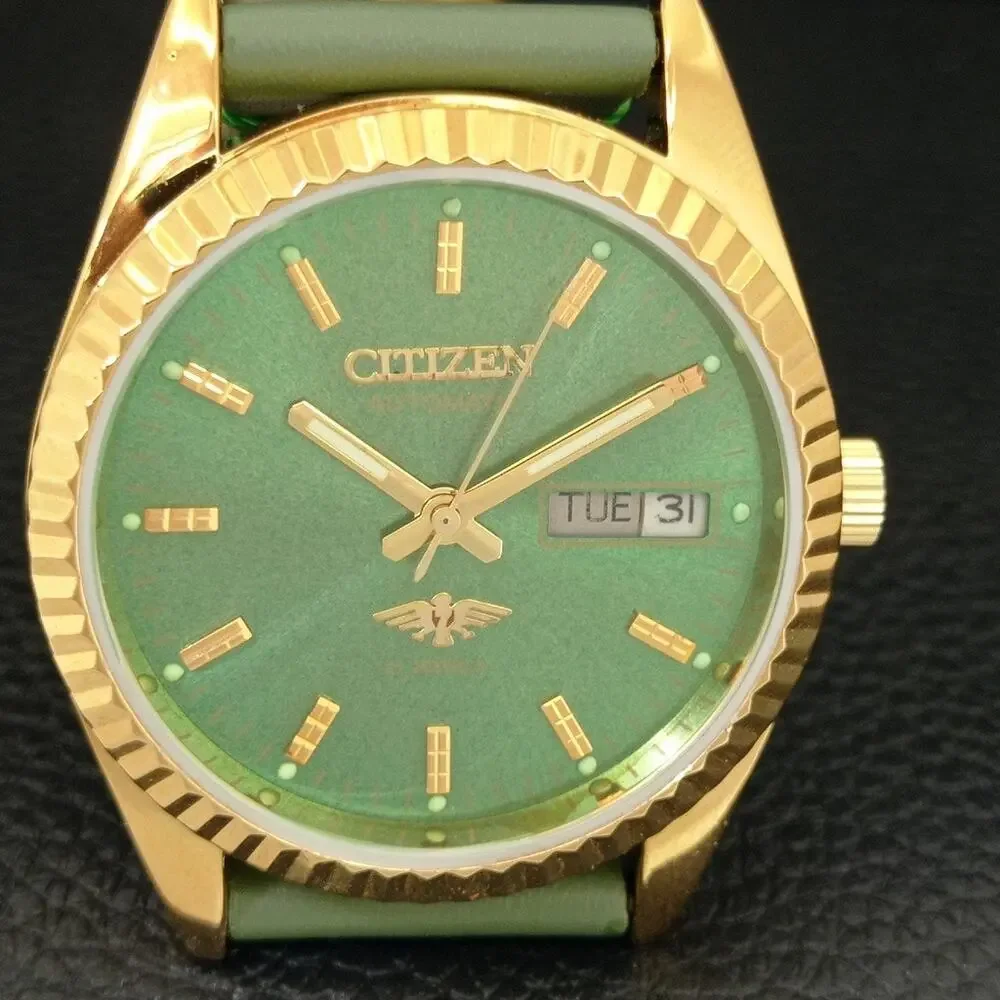Vintage 1988 Citizen Automatic Mens Gold Watch W/daydate & Green accents